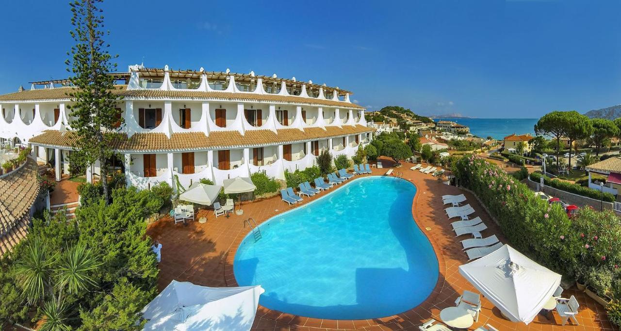 Hotel Punta Est Baja Sardinia Esterno foto