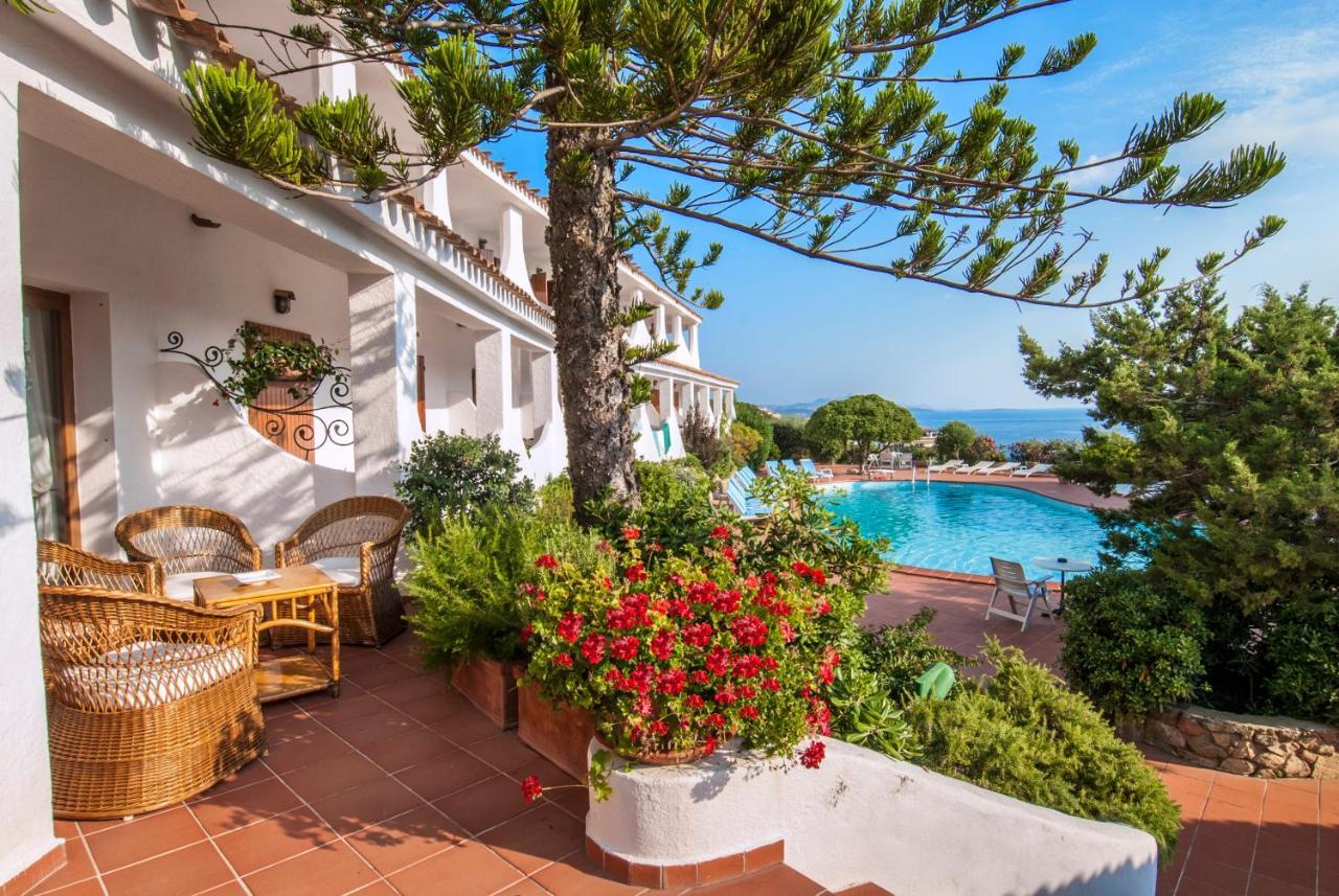 Hotel Punta Est Baja Sardinia Esterno foto