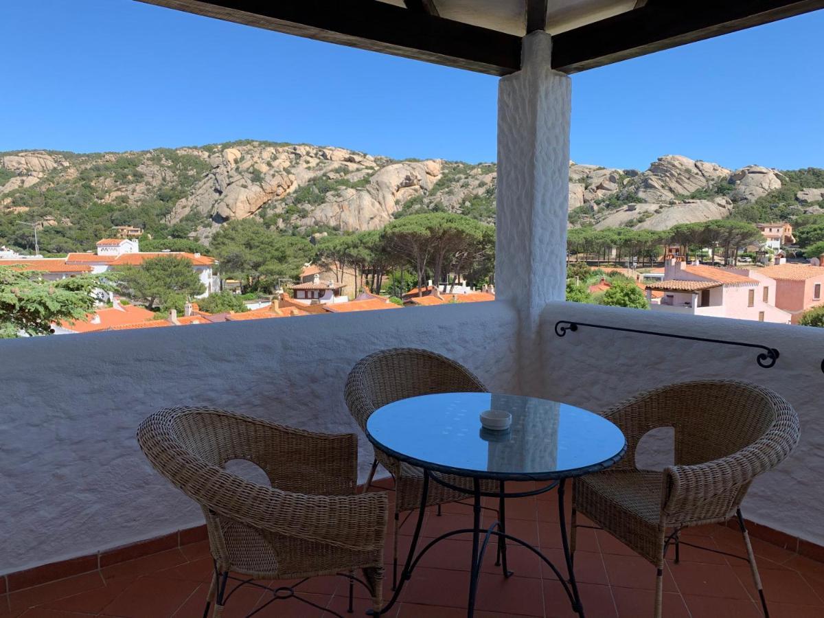 Hotel Punta Est Baja Sardinia Esterno foto