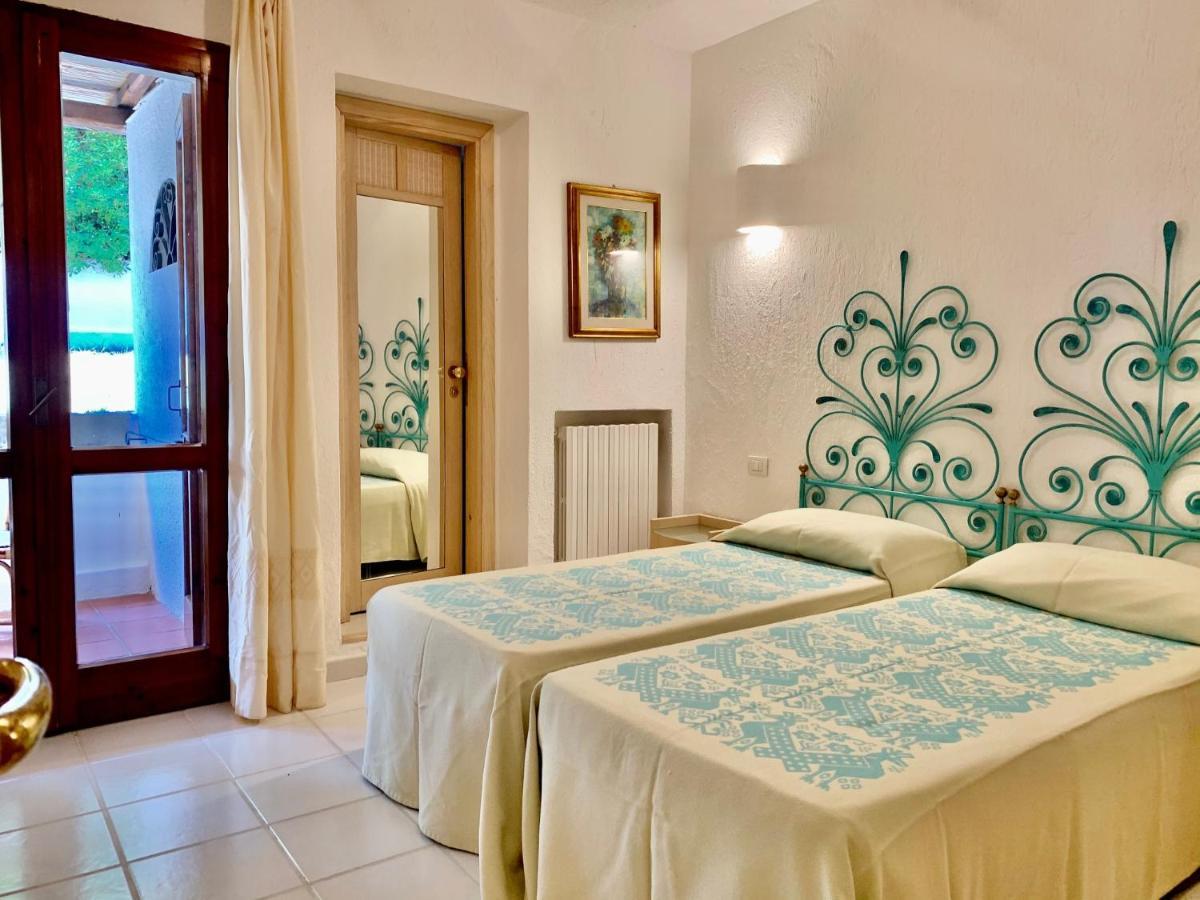 Hotel Punta Est Baja Sardinia Esterno foto