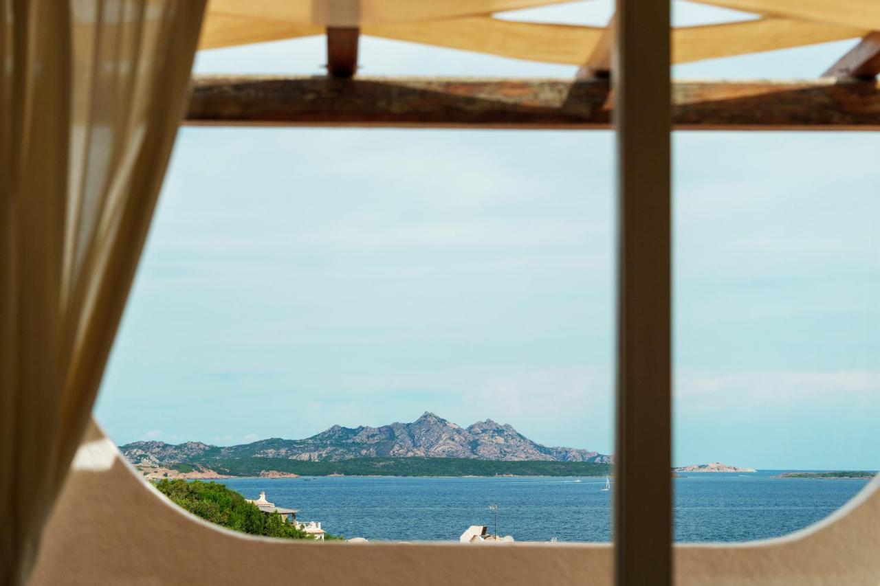 Hotel Punta Est Baja Sardinia Esterno foto