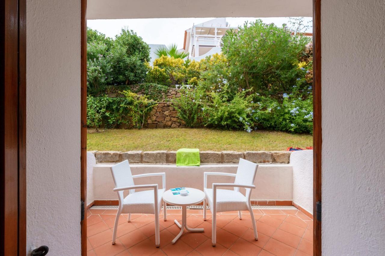 Hotel Punta Est Baja Sardinia Esterno foto