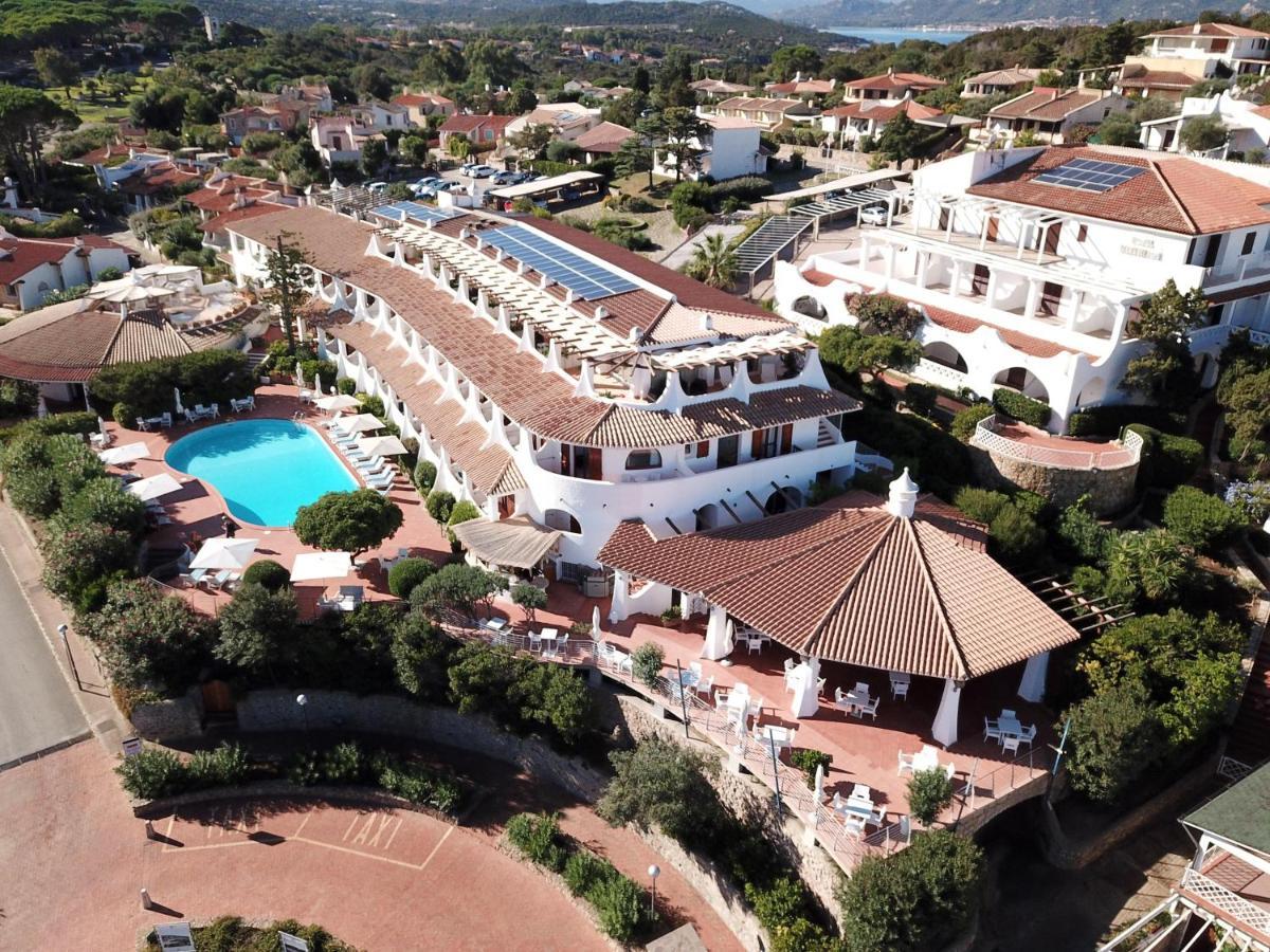Hotel Punta Est Baja Sardinia Esterno foto