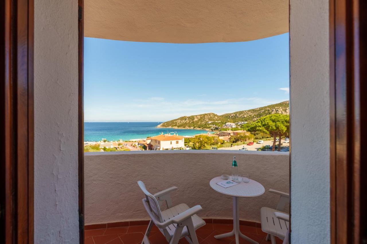 Hotel Punta Est Baja Sardinia Esterno foto