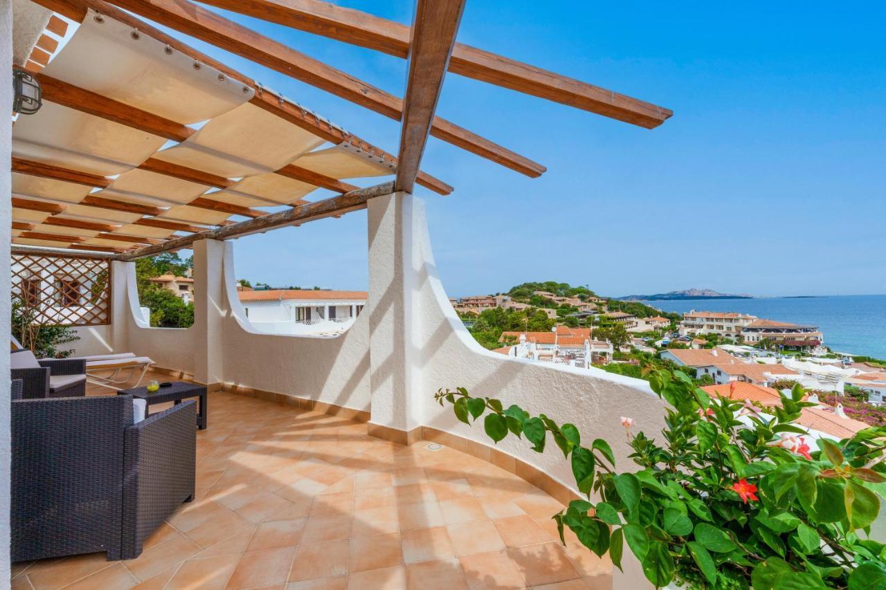 Hotel Punta Est Baja Sardinia Esterno foto