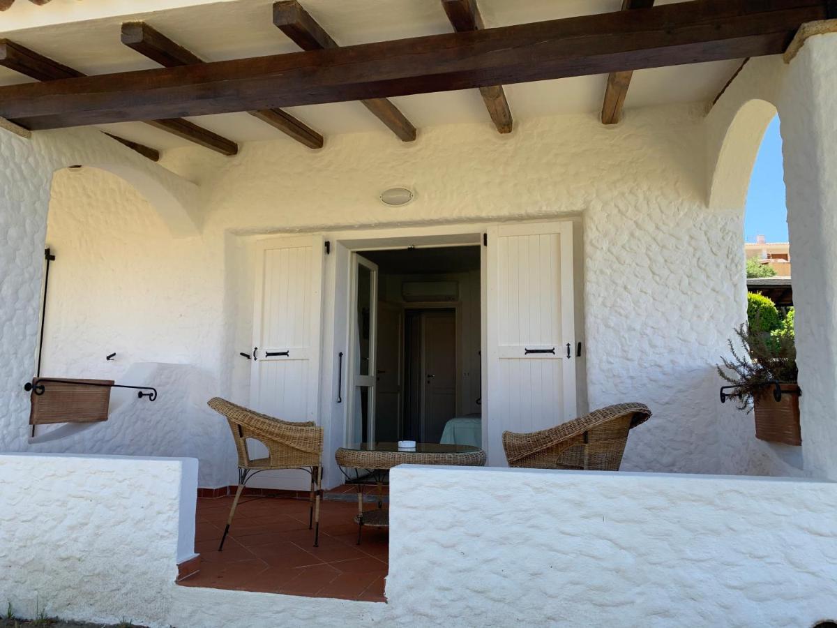 Hotel Punta Est Baja Sardinia Esterno foto