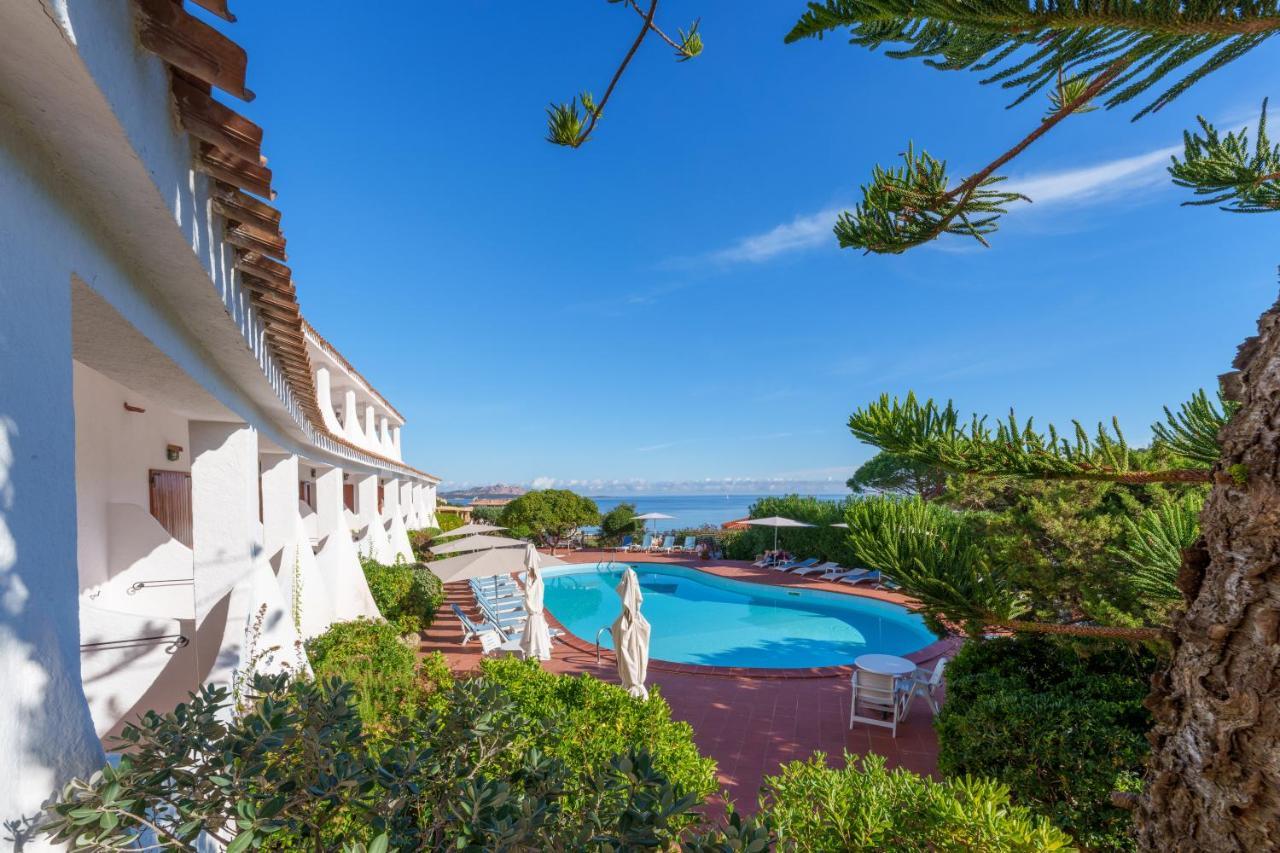 Hotel Punta Est Baja Sardinia Esterno foto