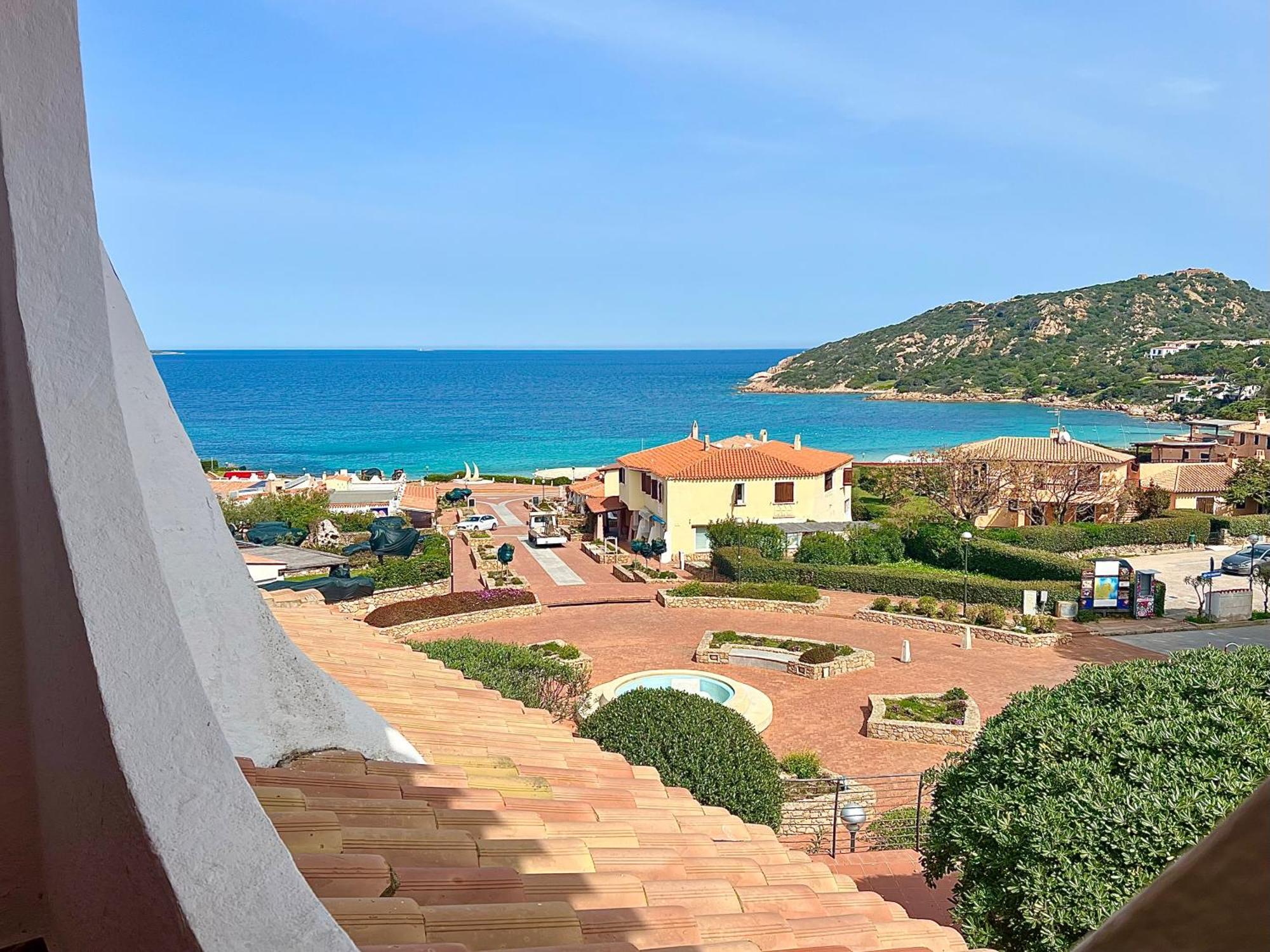 Hotel Punta Est Baja Sardinia Esterno foto